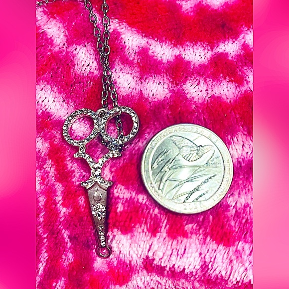 Crystal scissors charm necklace sparkly bling silver tone choker - Picture 1 of 3